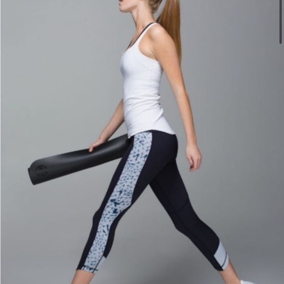 Lululemon 7/8 leggings size 4 black gym workout - Picture 2 of 9
